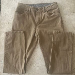 G.H. Bass men’s cargo pocket pants.